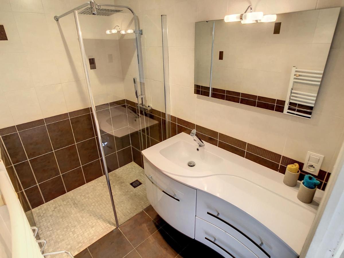 3 Bedrooms Villa Near Cannes - Pool & Jacuzzi - Sea View Mandelieu-la-Napoule Exterior foto