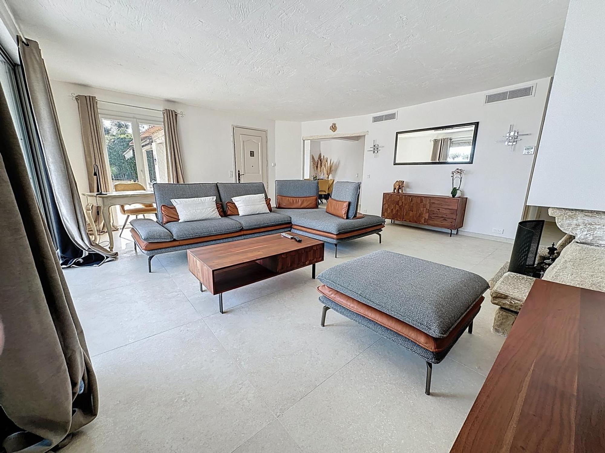 3 Bedrooms Villa Near Cannes - Pool & Jacuzzi - Sea View Mandelieu-la-Napoule Exterior foto