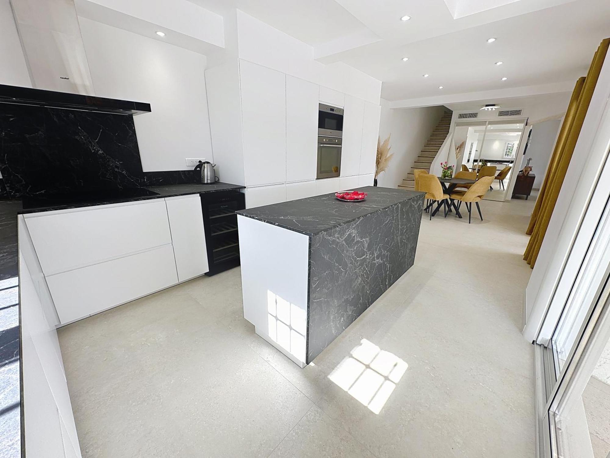 3 Bedrooms Villa Near Cannes - Pool & Jacuzzi - Sea View Mandelieu-la-Napoule Exterior foto