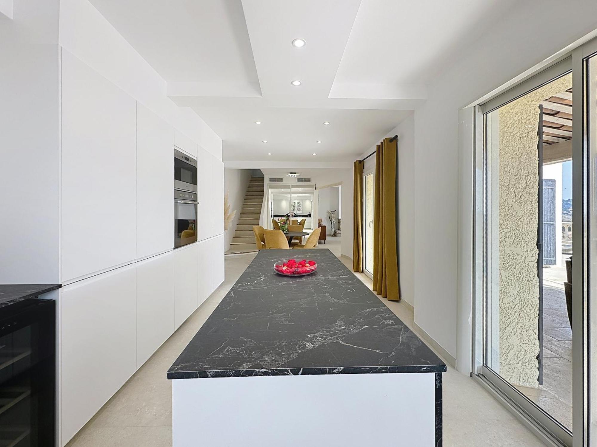 3 Bedrooms Villa Near Cannes - Pool & Jacuzzi - Sea View Mandelieu-la-Napoule Exterior foto