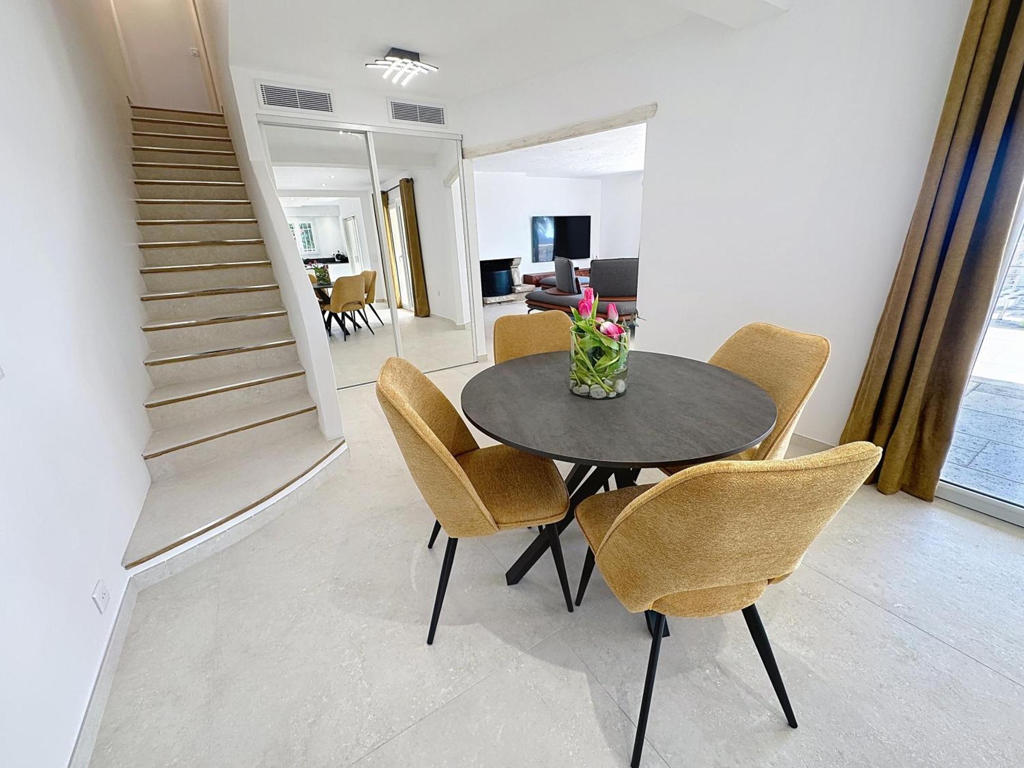 3 Bedrooms Villa Near Cannes - Pool & Jacuzzi - Sea View Mandelieu-la-Napoule Exterior foto