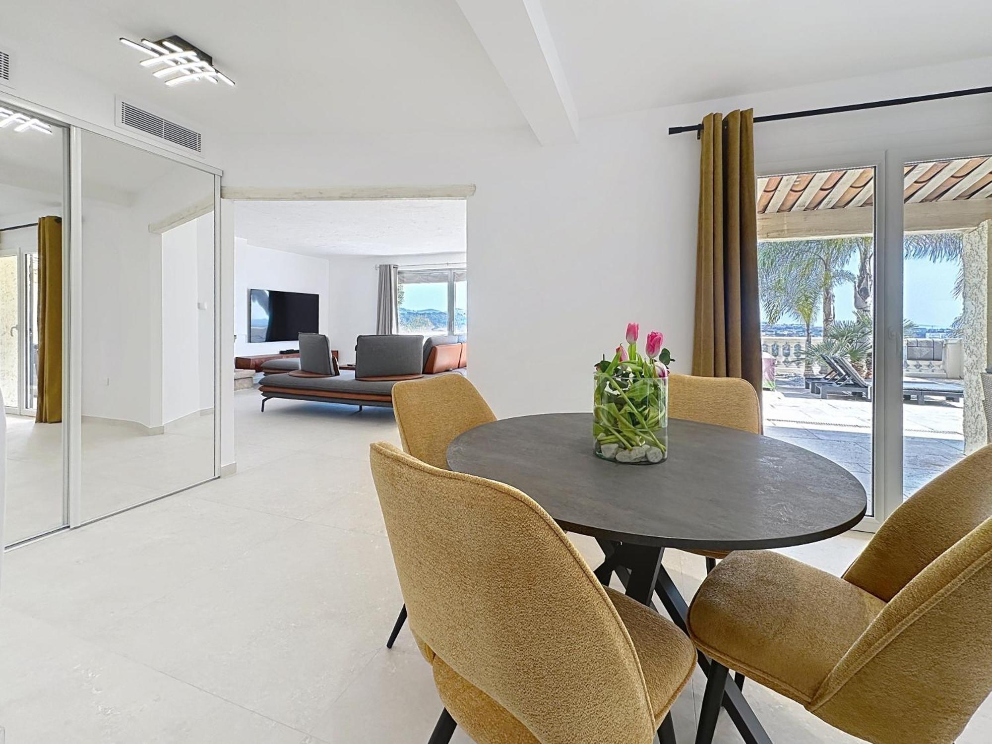 3 Bedrooms Villa Near Cannes - Pool & Jacuzzi - Sea View Mandelieu-la-Napoule Exterior foto