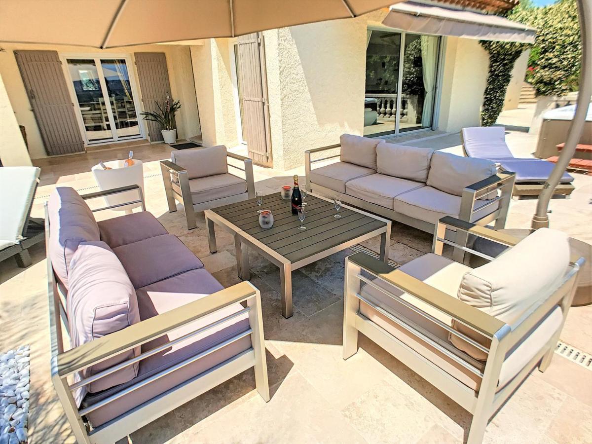 3 Bedrooms Villa Near Cannes - Pool & Jacuzzi - Sea View Mandelieu-la-Napoule Exterior foto